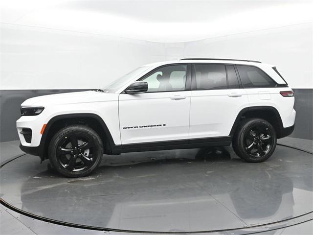 new 2025 Jeep Grand Cherokee car, priced at $45,008