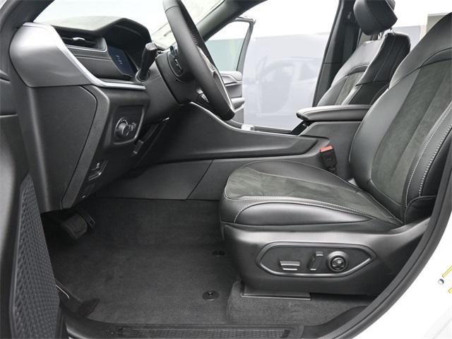 new 2025 Jeep Grand Cherokee car, priced at $45,008