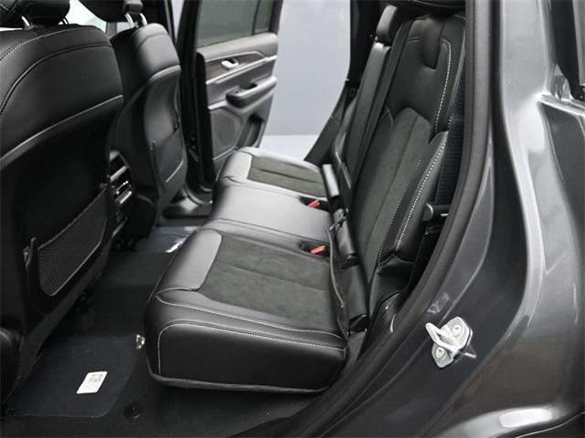 new 2026 Jeep Grand Cherokee car, priced at $48,525