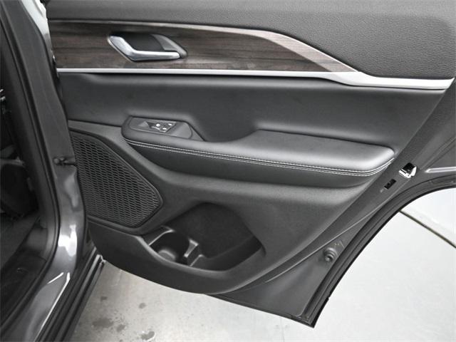 new 2026 Jeep Grand Cherokee car, priced at $48,525