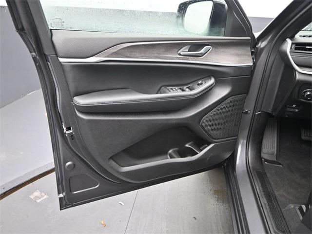 new 2026 Jeep Grand Cherokee car, priced at $48,525