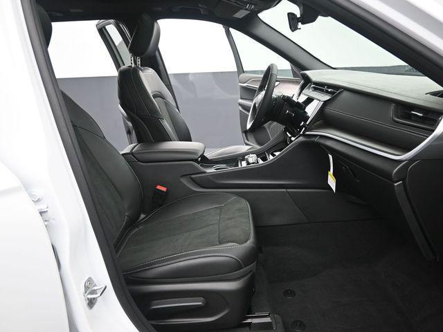 new 2026 Jeep Grand Cherokee car, priced at $47,930