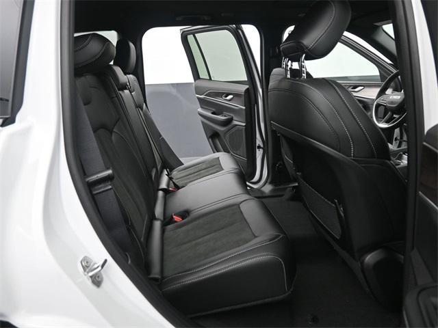 new 2026 Jeep Grand Cherokee car, priced at $47,930