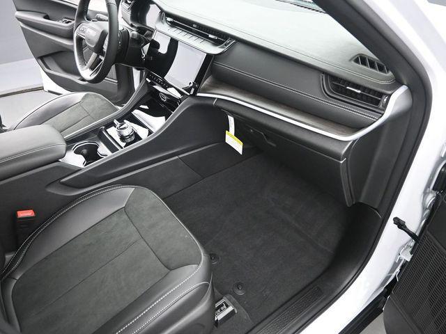 new 2026 Jeep Grand Cherokee car, priced at $47,930