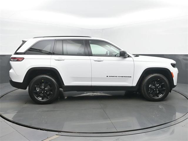 new 2026 Jeep Grand Cherokee car, priced at $47,930