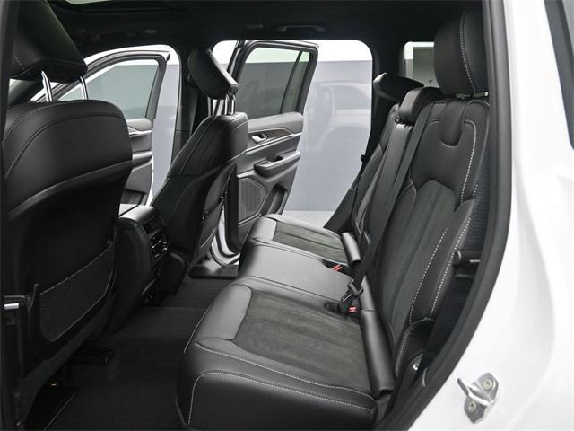 new 2026 Jeep Grand Cherokee car, priced at $47,930