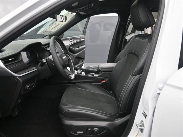 new 2026 Jeep Grand Cherokee car, priced at $47,930