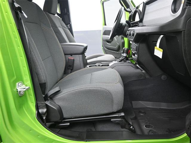 new 2025 Jeep Wrangler car, priced at $50,686