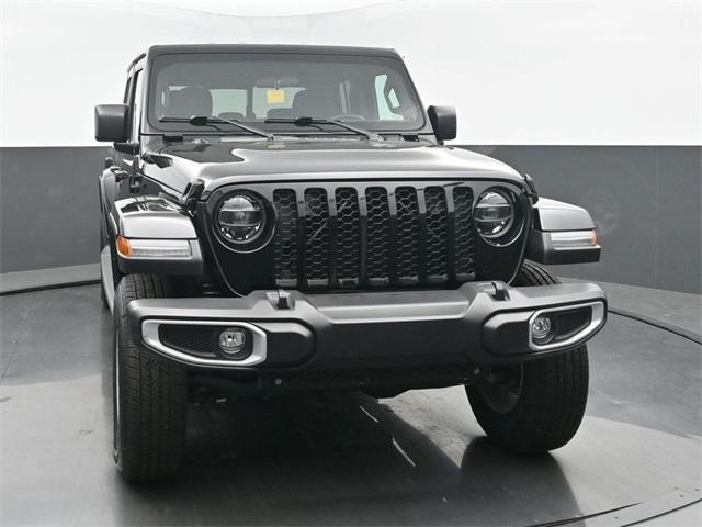 used 2022 Jeep Gladiator car, priced at $27,994