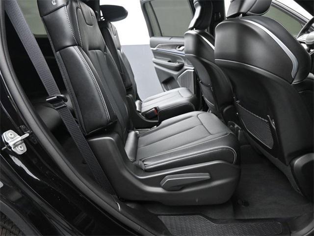 new 2024 Jeep Grand Cherokee L car, priced at $58,170