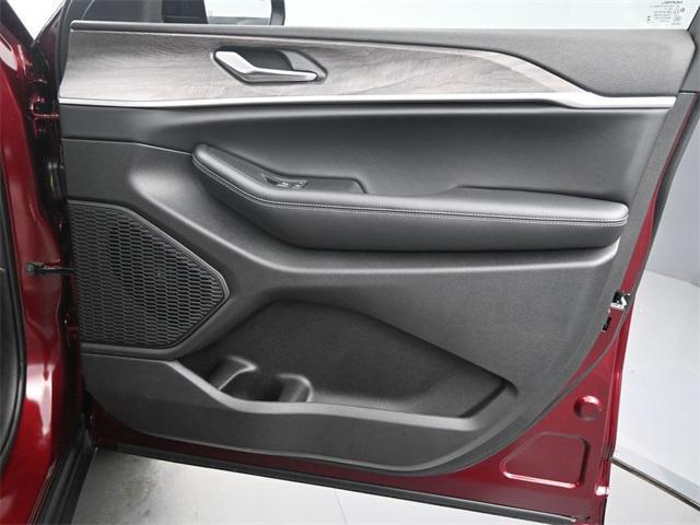 new 2025 Jeep Grand Cherokee car, priced at $48,366