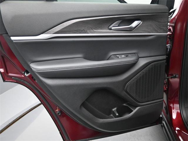 new 2025 Jeep Grand Cherokee car, priced at $48,366