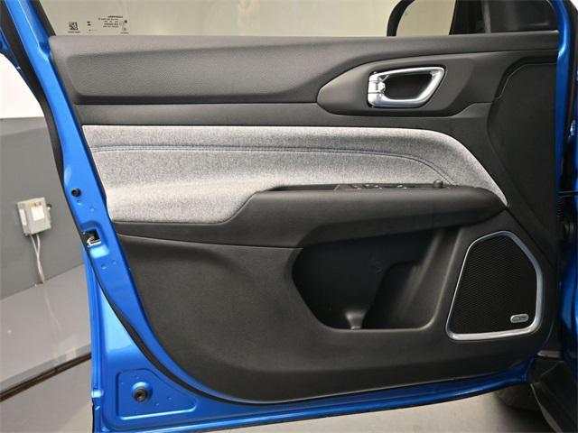 new 2025 Jeep Compass car, priced at $34,989