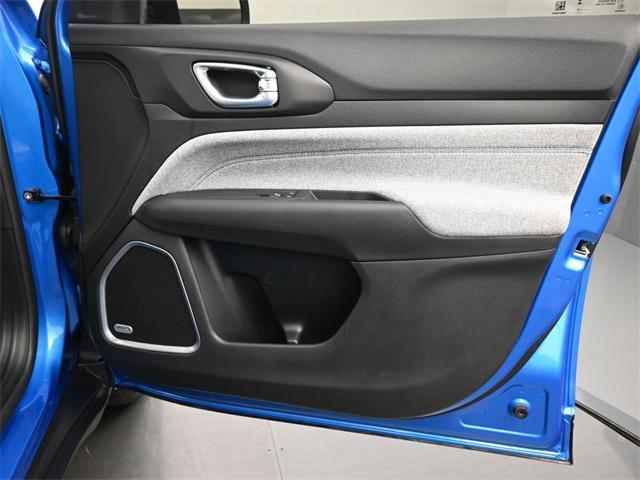 new 2025 Jeep Compass car, priced at $34,989