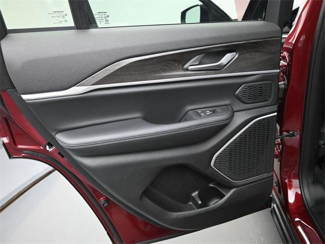 new 2026 Jeep Grand Cherokee car, priced at $49,405