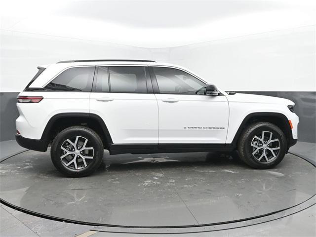 new 2025 Jeep Grand Cherokee car, priced at $50,797