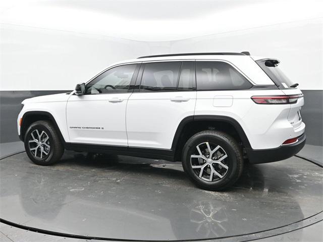 new 2025 Jeep Grand Cherokee car, priced at $50,797