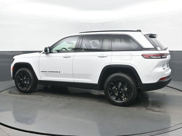 new 2026 Jeep Grand Cherokee car, priced at $47,930