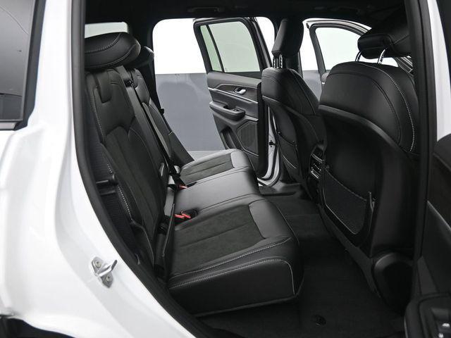 new 2026 Jeep Grand Cherokee car, priced at $47,930