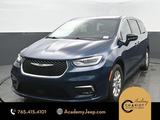 used 2025 Chrysler Pacifica car, priced at $32,127