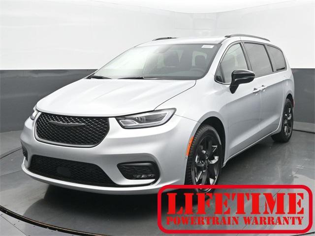 new 2026 Chrysler Pacifica car, priced at $47,488