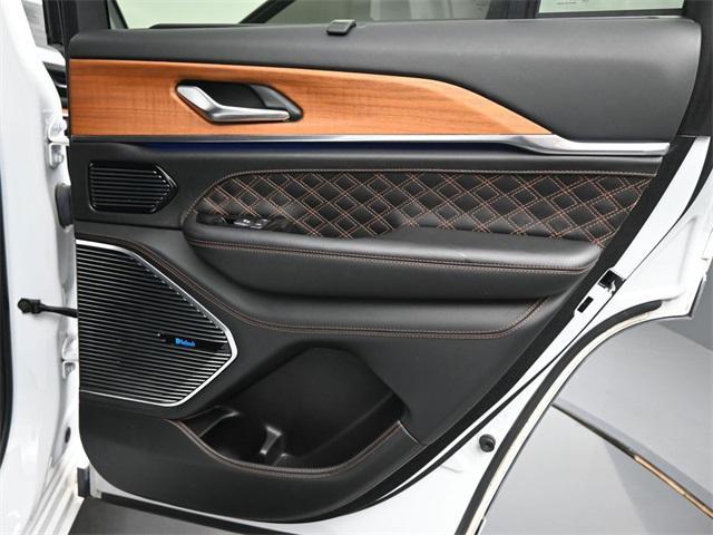 used 2023 Jeep Grand Cherokee car, priced at $34,114