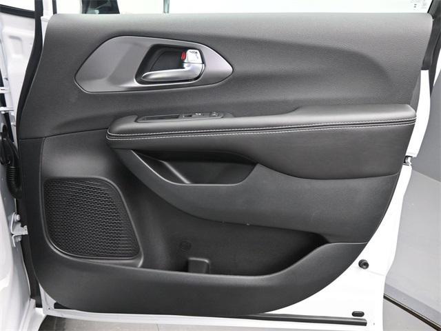 new 2026 Chrysler Pacifica car, priced at $48,912