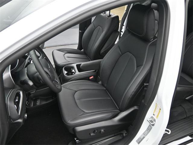new 2026 Chrysler Pacifica car, priced at $48,912