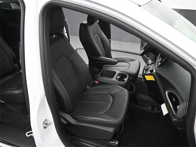 new 2026 Chrysler Pacifica car, priced at $48,912