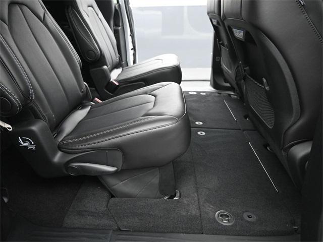 new 2026 Chrysler Pacifica car, priced at $48,912