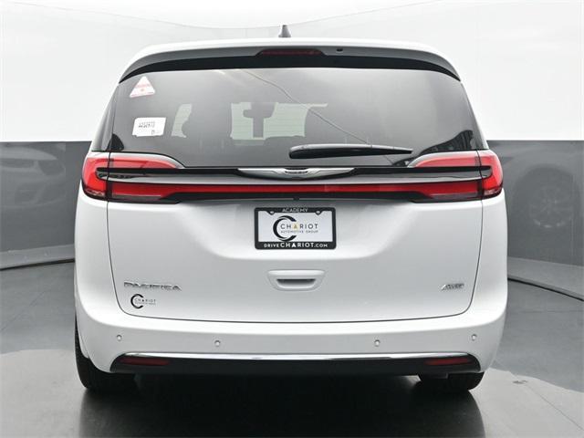 new 2025 Chrysler Pacifica car, priced at $52,023