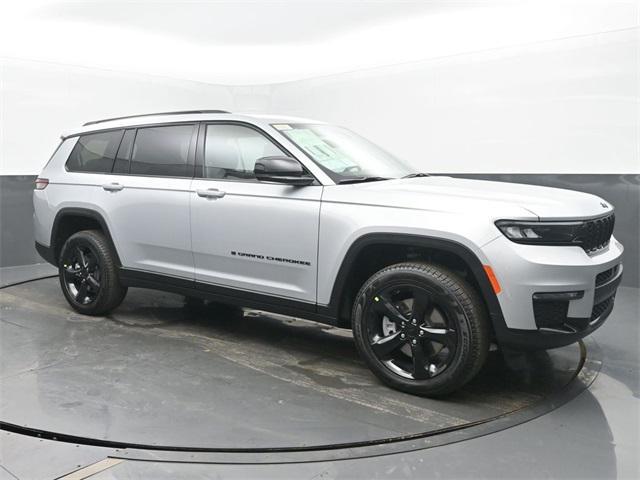 new 2025 Jeep Grand Cherokee L car, priced at $50,220