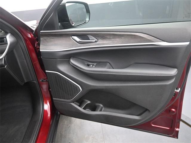 new 2026 Jeep Grand Cherokee car, priced at $49,985