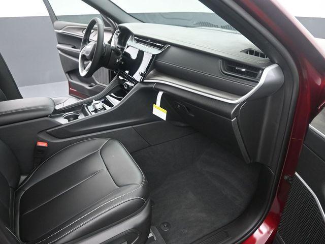 new 2026 Jeep Grand Cherokee car, priced at $47,985
