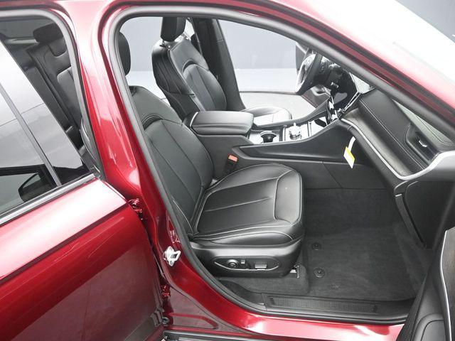 new 2026 Jeep Grand Cherokee car, priced at $47,985