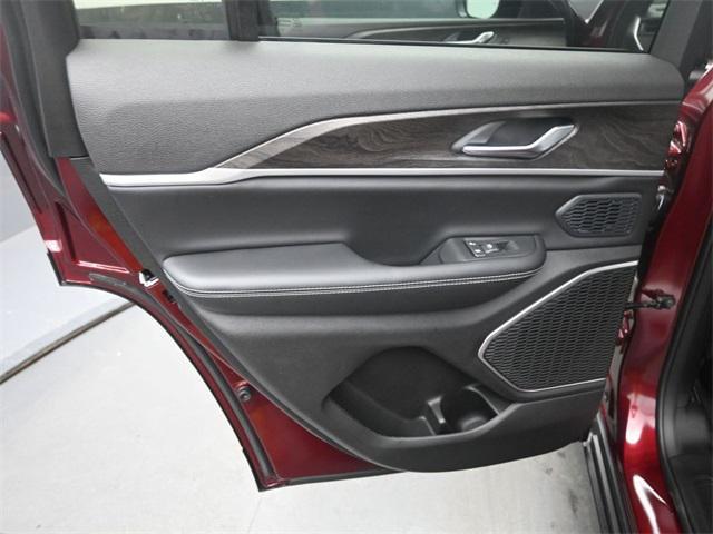 new 2026 Jeep Grand Cherokee car, priced at $49,985