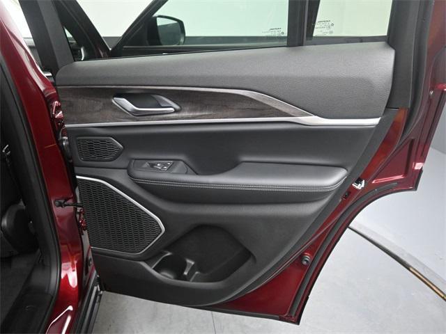 new 2026 Jeep Grand Cherokee car, priced at $49,985