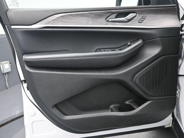 used 2023 Jeep Grand Cherokee car, priced at $25,494