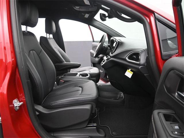 new 2026 Chrysler Pacifica car, priced at $44,434