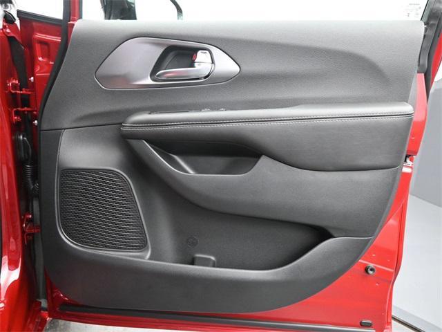 new 2026 Chrysler Pacifica car, priced at $44,434