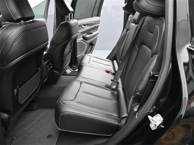 new 2026 Jeep Grand Cherokee car, priced at $47,985