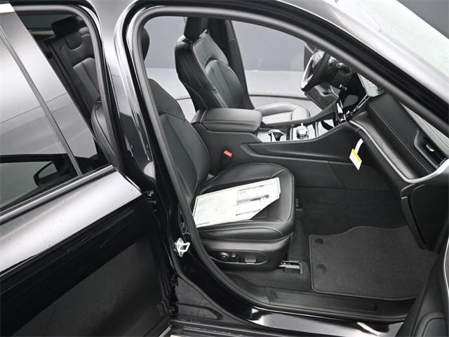 new 2026 Jeep Grand Cherokee car, priced at $47,985