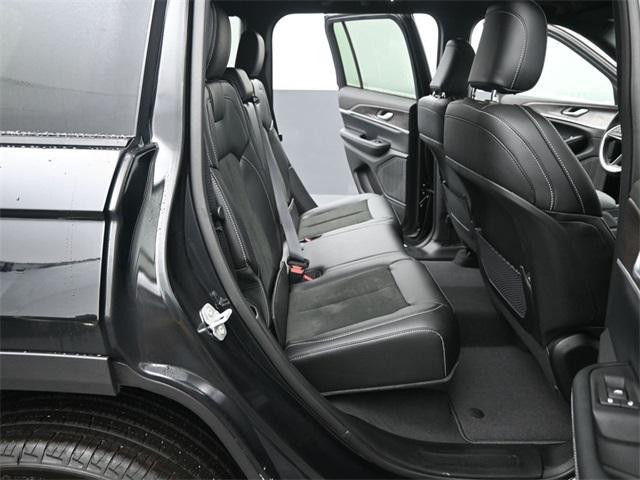 new 2026 Jeep Grand Cherokee car, priced at $48,525