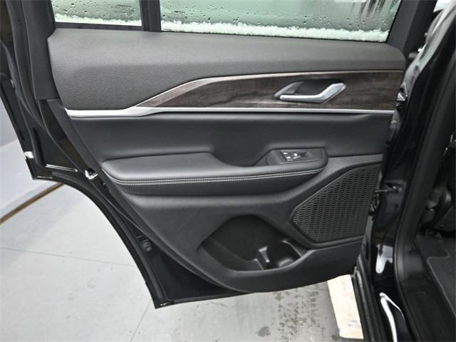 new 2026 Jeep Grand Cherokee car, priced at $48,525