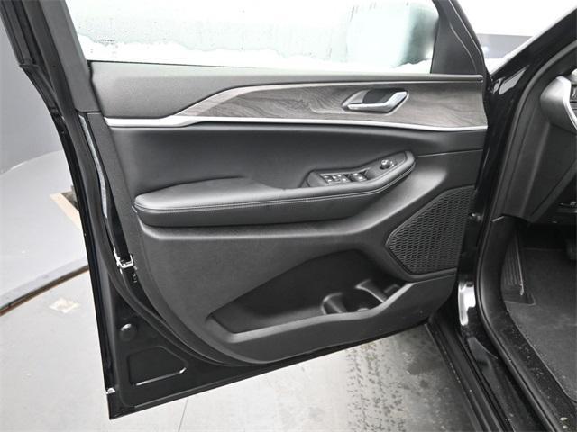 new 2026 Jeep Grand Cherokee car, priced at $48,525