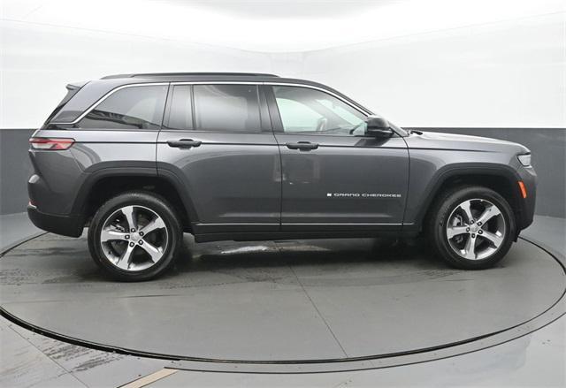 new 2026 Jeep Grand Cherokee car, priced at $47,985