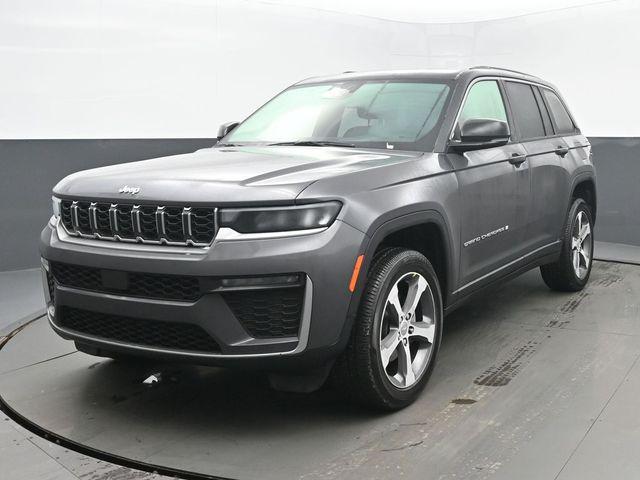 new 2026 Jeep Grand Cherokee car, priced at $47,985