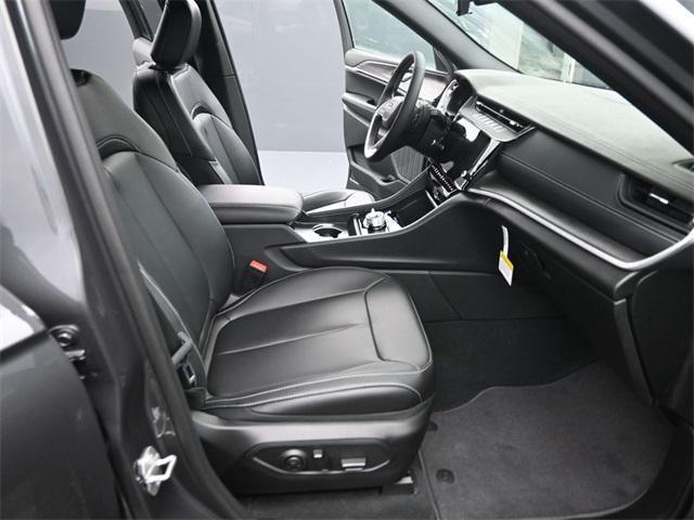 new 2026 Jeep Grand Cherokee car, priced at $47,985