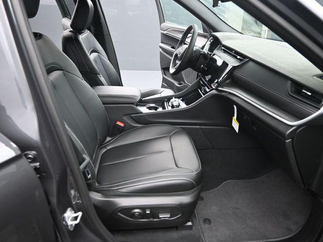 new 2026 Jeep Grand Cherokee car, priced at $47,985