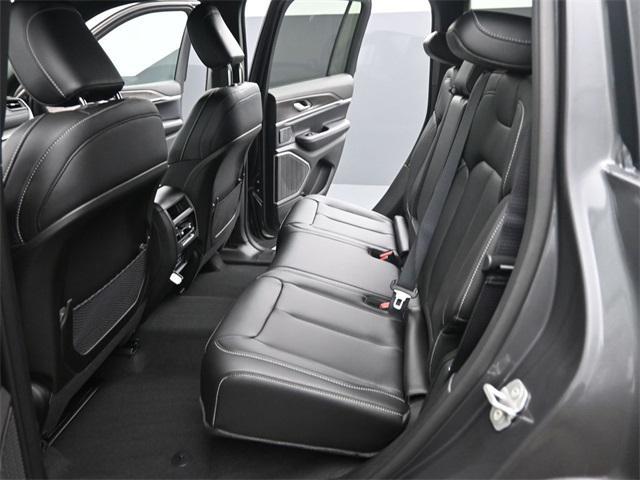 new 2026 Jeep Grand Cherokee car, priced at $49,580